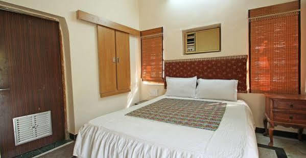Oyo 9900 Hotel Pioneer Plaza Dźodhpur Zewnętrze zdjęcie