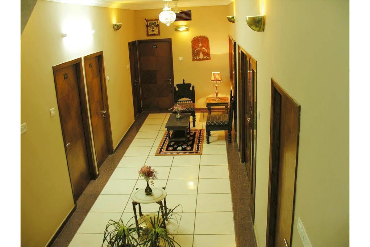 Oyo 9900 Hotel Pioneer Plaza Dźodhpur Zewnętrze zdjęcie