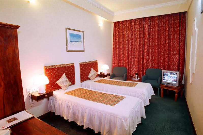 Oyo 9900 Hotel Pioneer Plaza Dźodhpur Zewnętrze zdjęcie