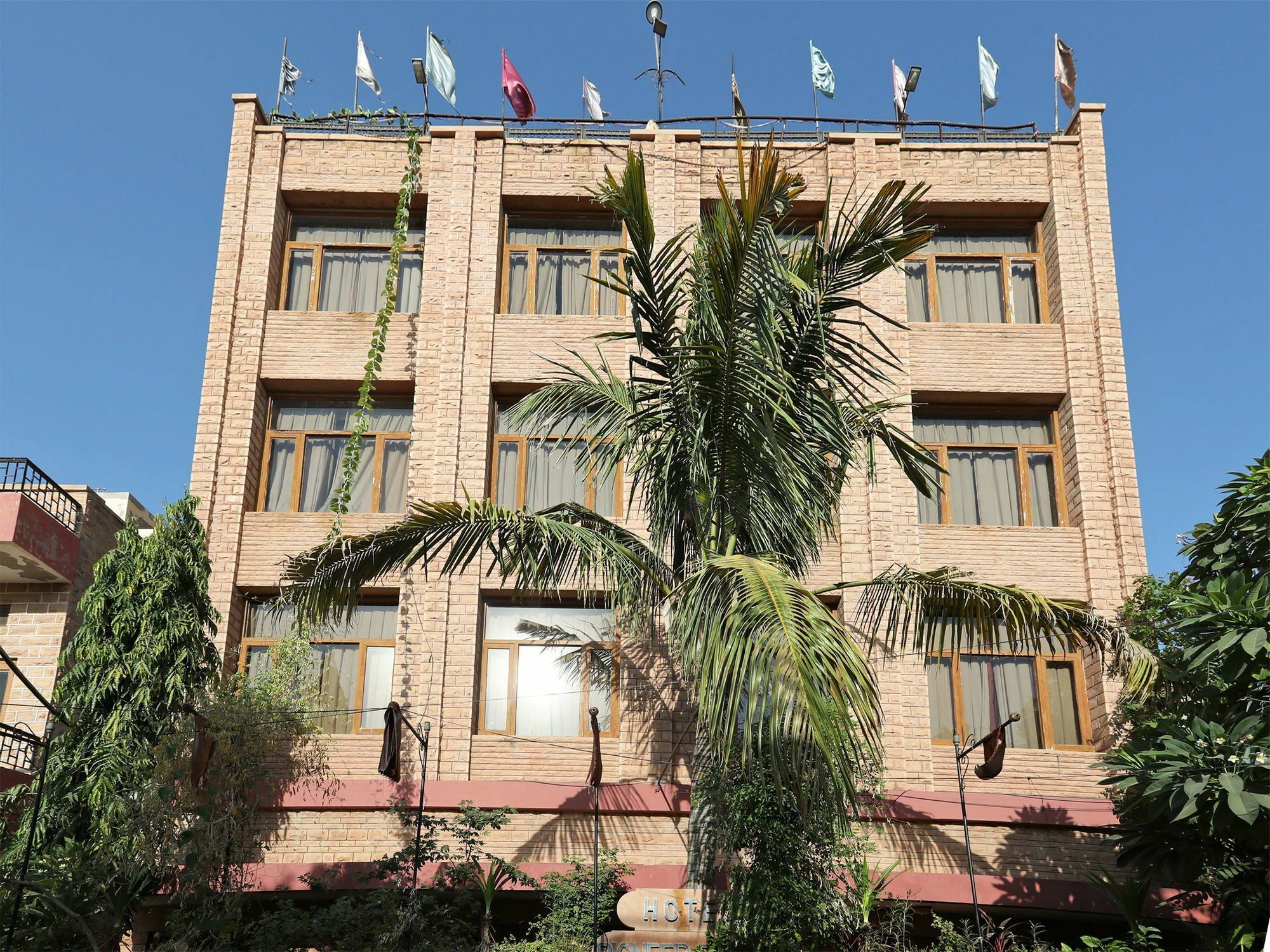 Oyo 9900 Hotel Pioneer Plaza Dźodhpur Zewnętrze zdjęcie